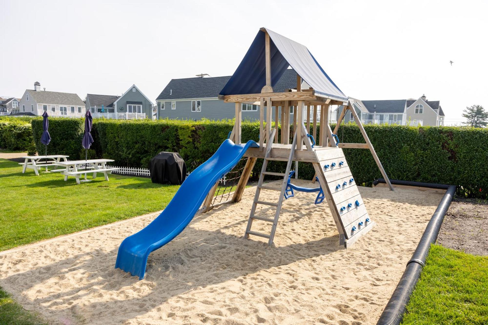 Beachside Village Resort Фолмут Экстерьер фото