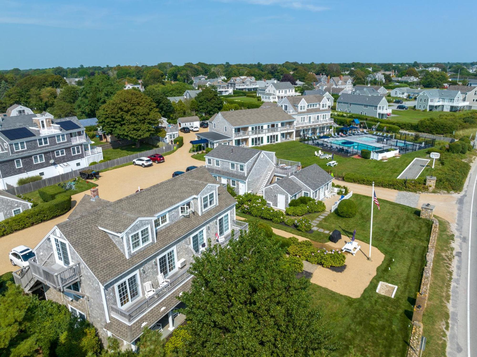Beachside Village Resort Фолмут Экстерьер фото