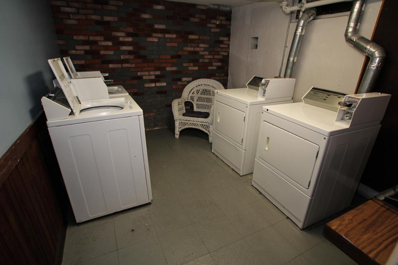 Beachside Village Resort Фолмут Экстерьер фото