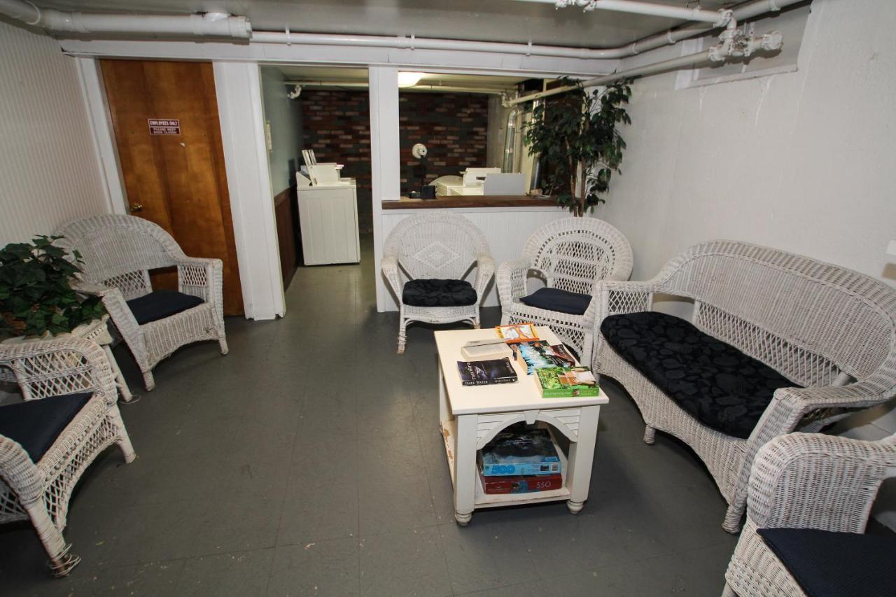 Beachside Village Resort Фолмут Экстерьер фото